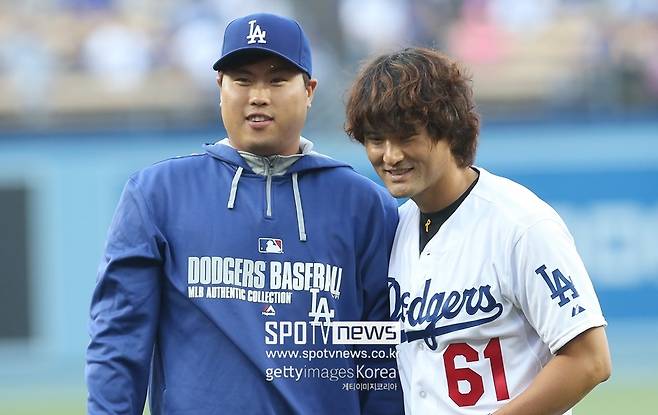 ▲ 류현진과 박찬호(왼쪽부터). 다저스는 한국선수들과 좋은 추억이 많다. 박찬호에 이어 류현진도 다저스에서 성공신화를 썼다.