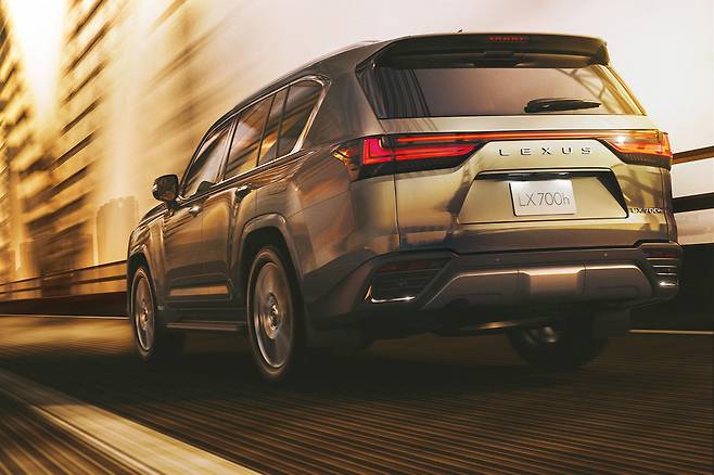렉서스 LX 700h