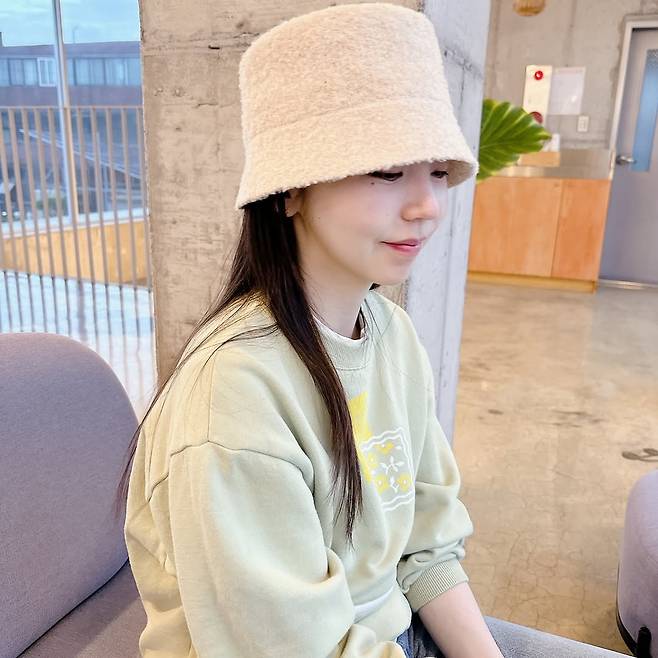 SaveVid.Net_473034721_1326566931674656_5628848888117595274_n.jpg 안소희 근황