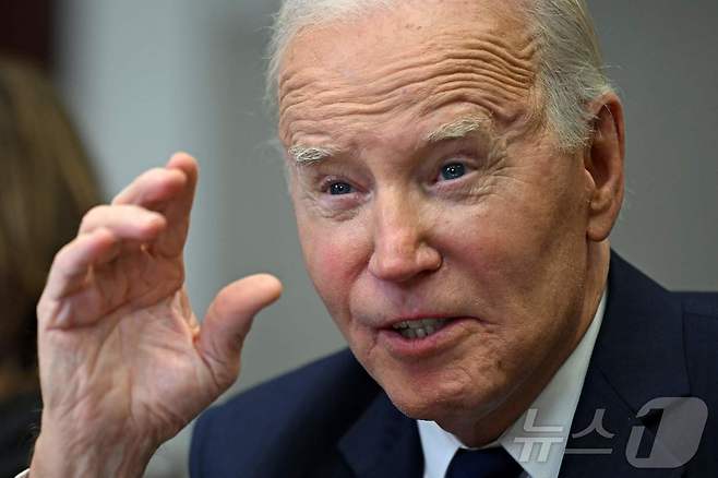 조 바이든 미국 대통령이 9일(현지시간) 워싱턴 백악관에서 로스앤젤레스(LA) 산불 대책회의서 "앞으로 180일 동안 들어가는 복구 비용의 100%를 연방정부가 부담하겠다＂고 밝히고 있다. 2025.01.10 ⓒ AFP=뉴스1 ⓒ News1 우동명 기자