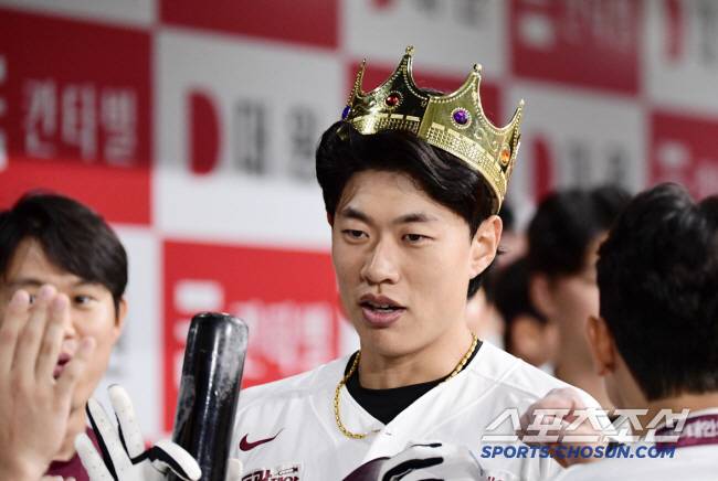 16일 고척스카이돔에서 열린 키움와 KT의 경기. 2회 KT 벤자민 상대 솔로홈런 날린 키움 송성문. 고척=송정헌 기자songs@sportschosun.com/2024.07.16/