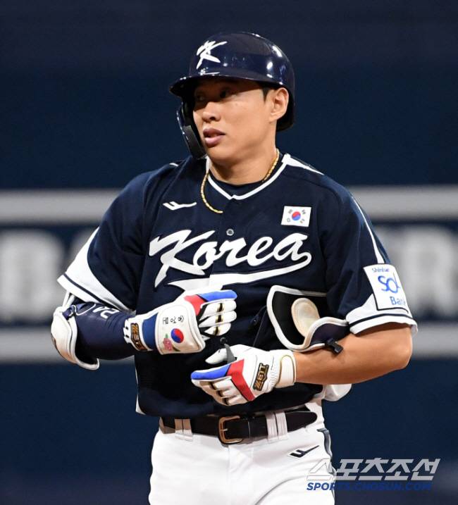 2024 WBSC 프리미어12 대한민국 야구 대표팀과 쿠바 대표팀의 평가전이 2일 서울 고척스카이돔에서 열렸다. 송성문이 숨을 고르고 있다. 고척=박재만 기자 pjm@sportschosun.com/2024.11.02/