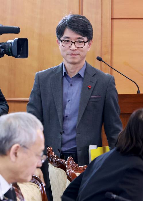 김완섭 환경부 장관이 10일 정부서울청사에서 최상목 대통령 권한대행 부총리 겸 기획재정부 장관 주재로 열린 '주요 현안 해법회의(사회1 분야)'에 참석하고 있다. 연합뉴스.