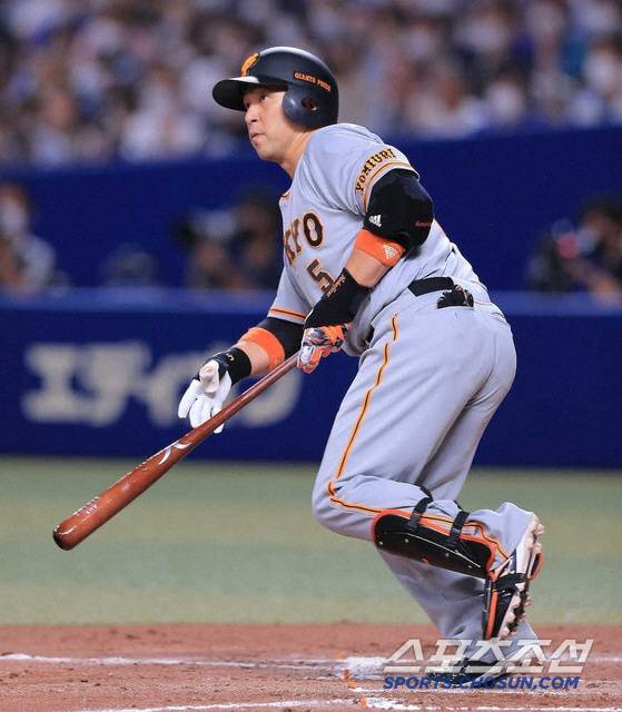 요미우리 시절 나카지마. 오릭스에서 요미우리로 이적해 5년을 뛰었다. 사진캡처=요미우리 자이언츠 SNS