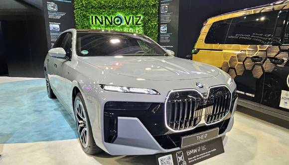 BMW 부스에서 만난 자율주행차. [사진=정구민 국민대 교수]