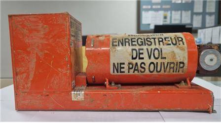 사고 여객기에서 수거한 음성기록장치. 연합뉴스