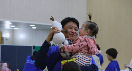 대전 씨네인디U는 오는 18일 오후 4시 이주아 감독의 장편 다큐멘터리 영화 '면접교섭' GV를 진행하는 가운데 영화 공식 스틸컷. 씨네인디U 제공