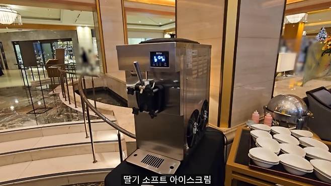 GOMCAM 20250112_2311360243.jpg 1인 14만원 국내 최고가 딸기뷔페에서 나오는 음식 종류