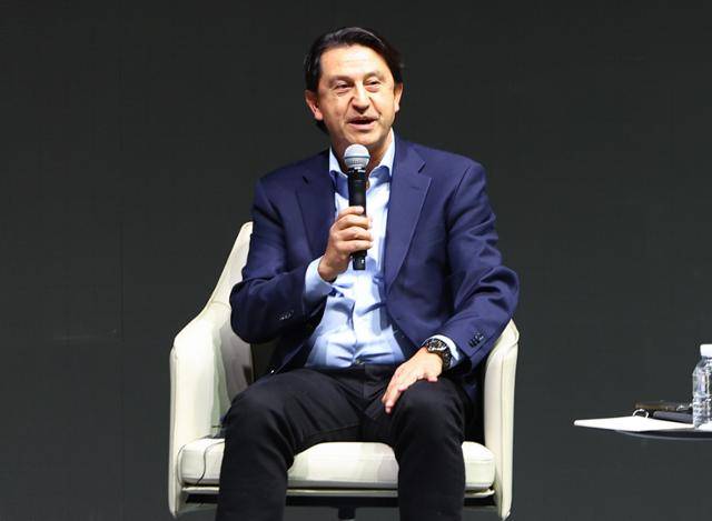 호세 무뇨스 현대차 사장이 6일 경기 고양시 '현대 모터스튜디오 고양'에서 열린 2025 현대차그룹 신년회에서 발언을 하고 있다. 그는 현대차의 첫 외국인 최고경영자(CEO)다. 뉴시스