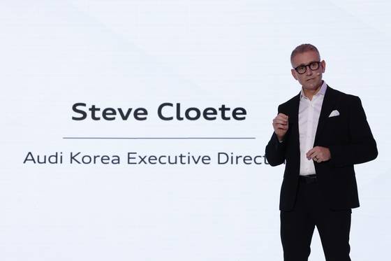 아우디 코리아 스티브 클로티 사장이 13일 2024년 주요 성과 설명하고, 2025년 비전 및 계획 공유하고 있다. 사진 아우디 코리아