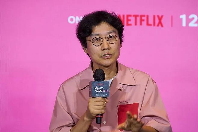 지난 8월 1일 서울 종로구 포시즌스 호텔에서 열린 ‘오징어 게임’ 시즌2 간담회에서 황동혁 감독이 발언하고 있다. 넷플릭스 제공