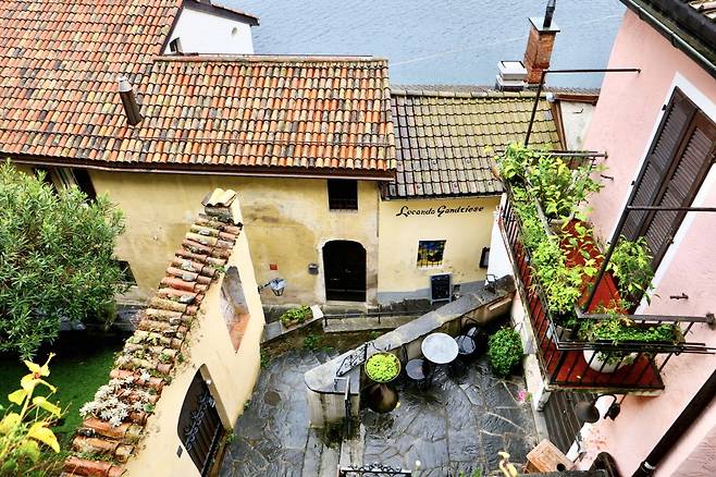 국경 마을에는 골목마다 사연이 있다