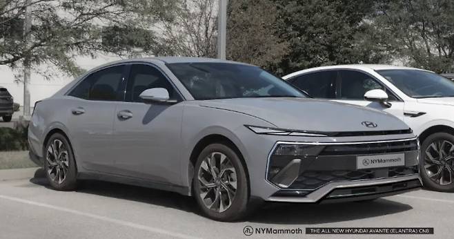 &nbsp; 차세대 아반떼 예상도 (출처:뉴욕맘모스)