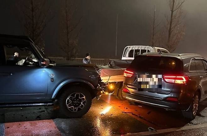 경기 고양시 일산동구 구산동 자유로 연쇄 다중 추돌 사고 현장. 경기도북부소방재난본부 제공