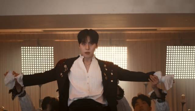 원어스 'IKUK' 뮤직비디오 / 알비더블유