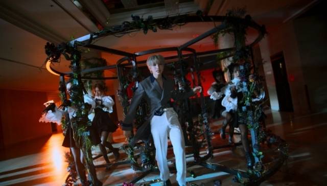 원어스 'IKUK' 뮤직비디오 / 알비더블유