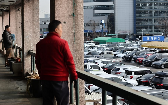 수도권의 한 중고차 거래상가. [연합]