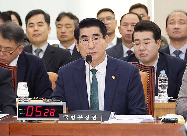 ▲ 지난해 11월 11일 국회 국방위원회에서 김용현 국방부 장관이 의원 질의에 답하고 있다. ⓒ연합뉴스