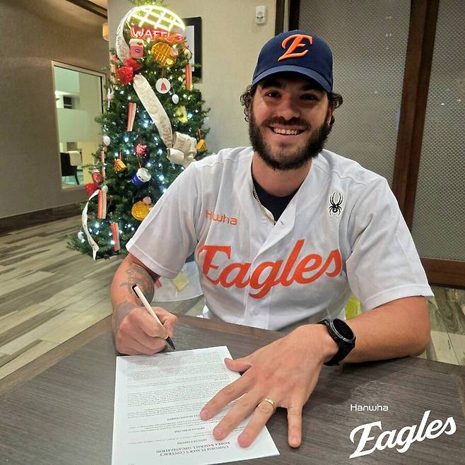 ▲ 한화 새 외국인 투수 폰세는 강력한 패스트볼을 앞세운 구위가 최대 장점으로 평가되고 있다. ⓒ한화이글스