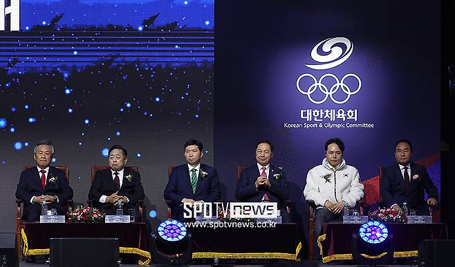 ▲ 대한체육회장 선거 후보자는 총 6명이었다. '3선'에 도전한 이기흥 대한체육회장이 기호 1번, 김용주 전 강원도체육회 사무처장이 기호 2번, 유승민 전 위원이 기호 3번, 강태선 서울시체육회장이 기호 4번, 오주영 대한세팍타크로협회장이 기호 5번, 강신욱 단국대 명예교수가 기호 6번으로 각각 출사표를 던졌다. ⓒ곽혜미 기자