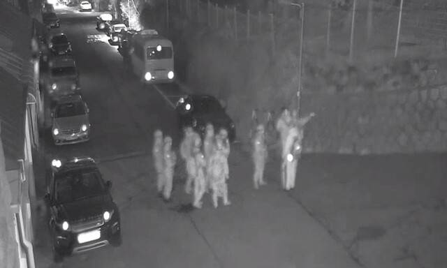 2024년 12월4일 새벽, 비상계엄이 해제된 이후 서울 한남동 우원식 국회의장 공관 인근 폐회로티브이(CCTV)에 찍힌 계엄군의 모습. 국회사무처 제공