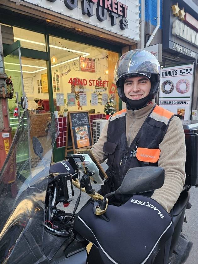 Samet Yesiltas poses for a photo in Pyeongtaek, Gyeonggi Province, during an interview with The Korea Herald on Dec. 7. (Choi Jae-hee/The Korea Herald)