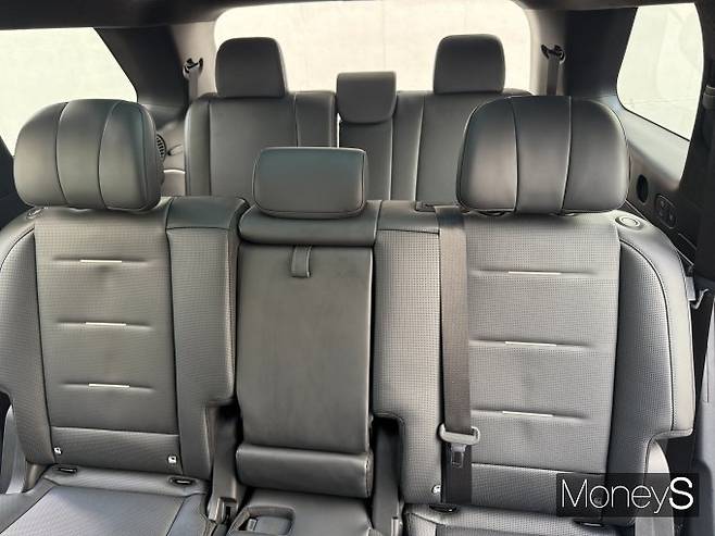 9인승 모델은 1~3열 '3+3+3' 구조를 채택했다. 같은 시트 배열을 가진 9인승 SUV는 수입차 중에서 쉐보레 서버밴, GMC 유콘 XL이 유일하다. /사진=김서연 기자
