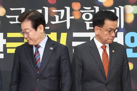 지난 13일 이재명 더불어민주당 대표와 최상목 대통령 권한대행이 만났지만 분위기는 싸늘했다. (출처 = 뉴스1)
