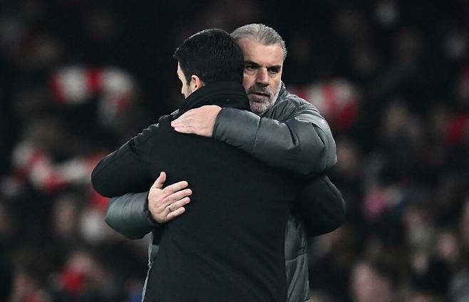 ▲ 토트넘 홋스퍼의 엔제 포스테코글루 감독은 미켈 아르테타 아스널 감독과의 전략, 전술 대결에서 완패했다. ⓒ연합뉴스/REUTERS/AFP