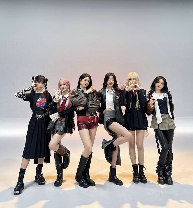 아이브, '스튜디오 춤' 출격.. 신곡 '레블 하트' 퍼포먼스 최초 공개