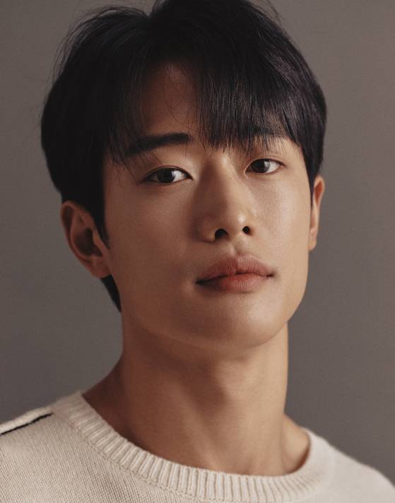 최우진, 위에화엔터테인먼트코리아 제공