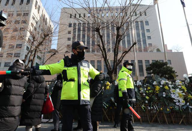윤석열 대통령에 대한 구속 전 피의자심문이 열리는 서울서부지법 청사. 뉴스1