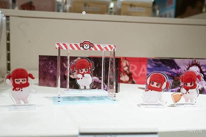 ▲ 모아 놓으니 더 귀여운 스노우메이지 아크릴 스탠드들