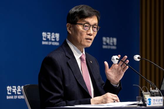 이창용 한국은행 총재가 16일 오전 서울 중구 한국은행에서 금융통화위원회 기준금리 결정에 관한 기자간담회를 하고 있다. 뉴스1