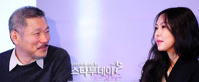 해외 시상식에는 동반 참석하며 9년째 공개 행보를 이어가고 있는 홍상수 김민희. 사진 ㅣ스타투데이DB