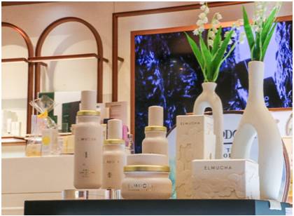 롯데백화점 중동점에 입점해 있는 엘무하 스킨케어 4종/사진제공=파나시아 엘무하