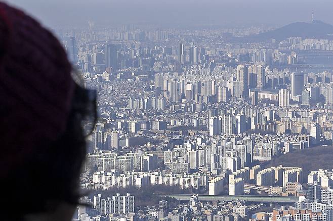 17일 부동산인포에 따르면, 지난해 서울 아파트 단지의 1순위 청약자 수는 60만4481명으로 이 중 강남 3구 분양 단지 청약자 수는 42만8416명으로 71%를 차지했다. ⓒ연합뉴스