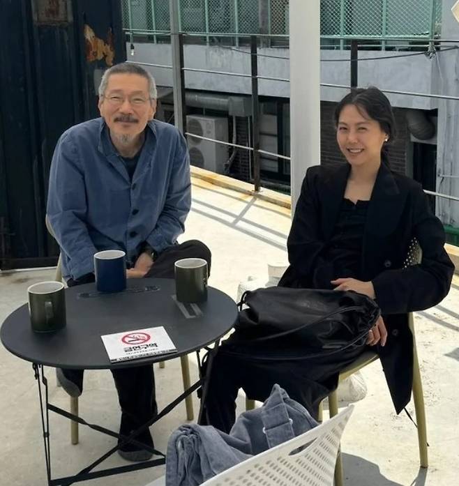 홍상수 감독(왼쪽)과 배우 김민희 커플. 사진 | 온라인커뮤니티