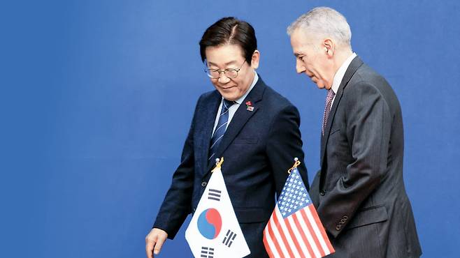 더불어민주당 이재명 대표가 지난해 12월 23일 국회에서 필립 골드버그 당시 주한 미국 대사를 접견하고 있다. /뉴스1