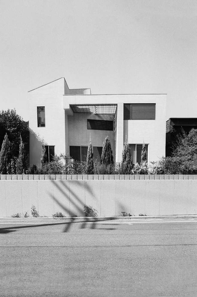 0098f912d0ed6af63ceb87e747851b6f11fe9eaa84e81368865efc8e92115ed481ab5b62f3d38cdbf3