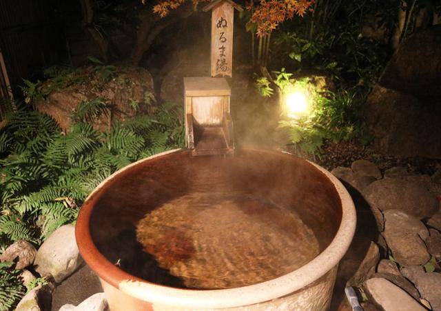 기리시마시(霧島市)의 산수이 가족온천. 객실 규모에 따라 1시간 이용료는 2,000~4,700엔, 최대 6시간까지 이용할 수 있다. ⓒ박준규