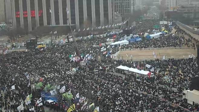 21일 열린 퇴진행동의 탄핵 찬성 집회 현장.  /사진=퇴진행동 제공