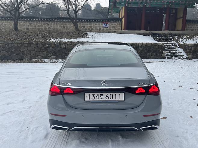 'E클래스 후면' 사진=이상진