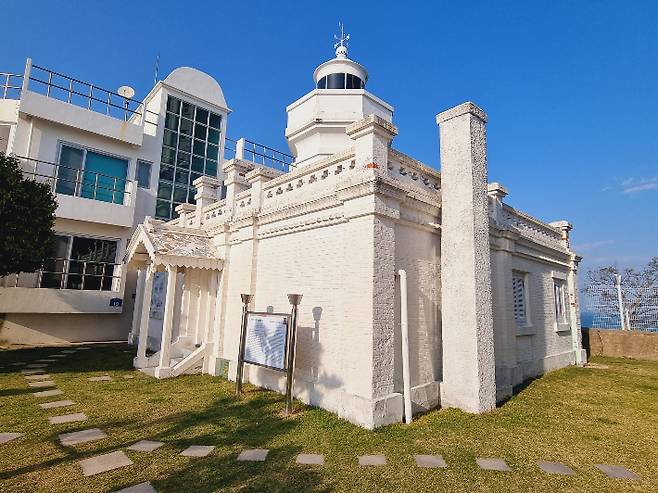 옛 가덕도등대 전경. 부산해수청 제공