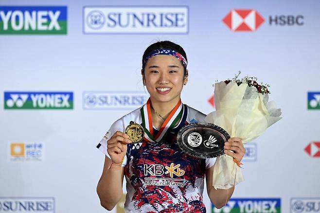 ▲ 안세영이 지난 12일 시즌 첫 대회였던 말레이시아 오픈 우승에 이어 19일 인도 오픈까지 정상에 오르며 2주 연속 우승으로 여제의 위용을 과시했다. ⓒ연합뉴스/AFP