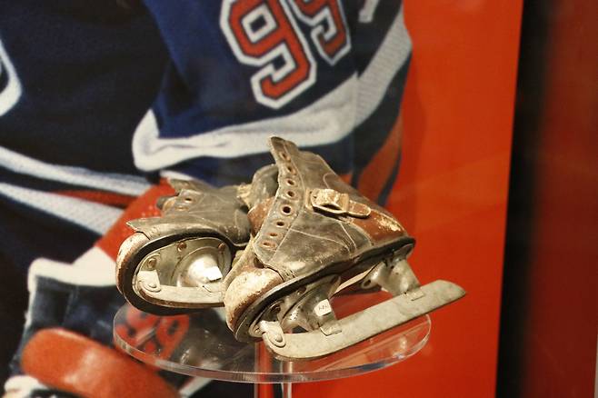 웨인 그레츠키가 3살 때 신었던 스케이트