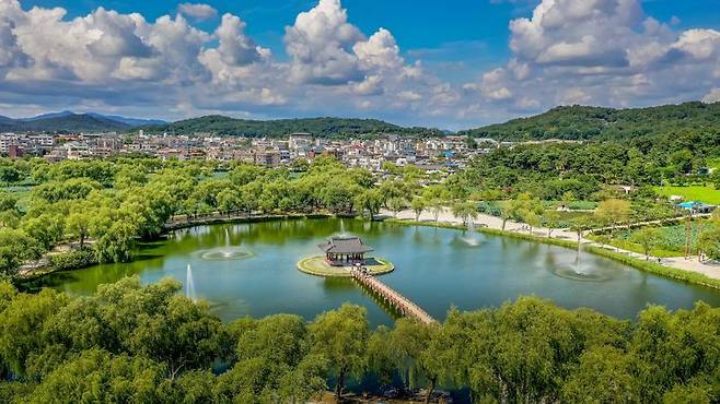 충남 부여 궁남지