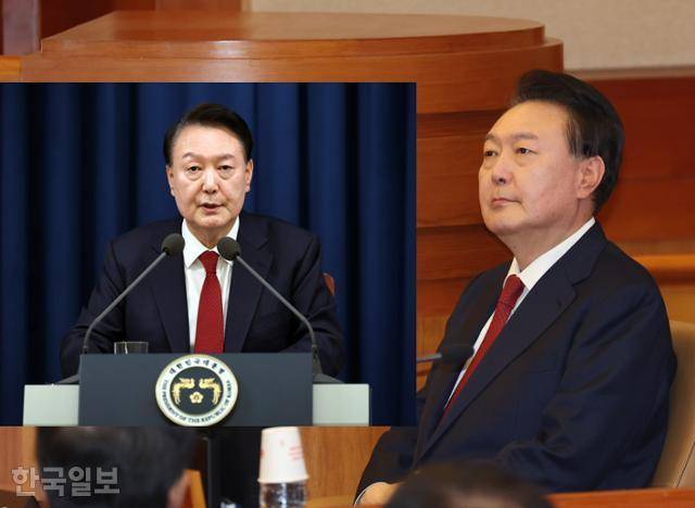 윤석열 대통령이 21일 서울 종로구 헌법재판소 대심판정에서 열린 탄핵심판 3차 변론기일에 출석해 피청구인 자리에 앉아 있다. 이날 윤 대통령은 지난해 12· 3 비상계엄 발표 당시(왼쪽 사진)의 복장과 동일한 상태로 출석했다. 사진공동취재단