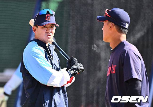 [OSEN=이석우 기자] 롯데 김민성과 노진혁. 2024.03.09 / foto0307@osen.co.kr