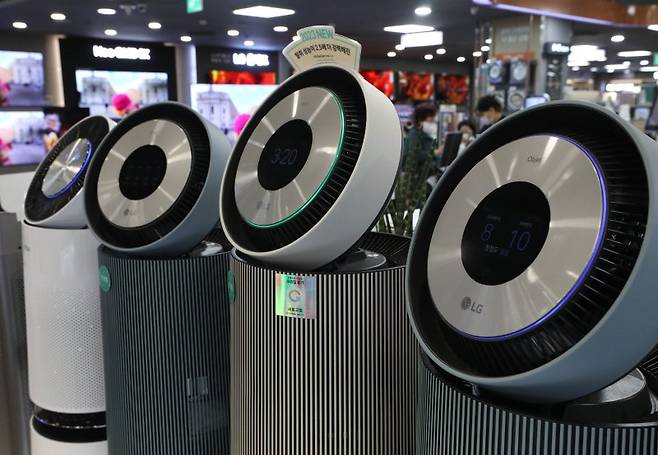 한 가전제품 매장에서 판매 중인 공기청정기. (사진은 기사 내용과 무관함) 뉴스1